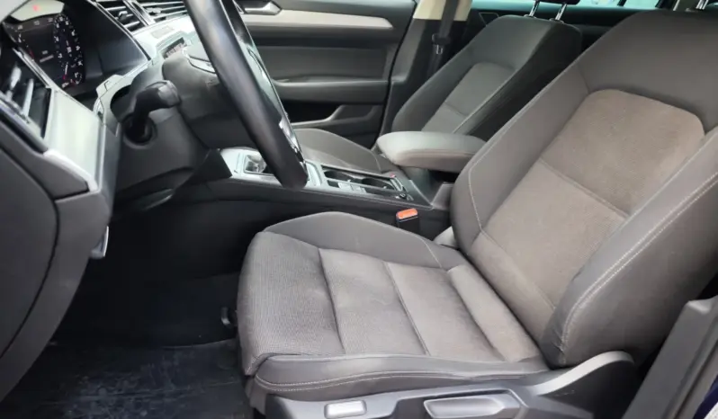 
								VOLKSWAGEN PASSAT full									