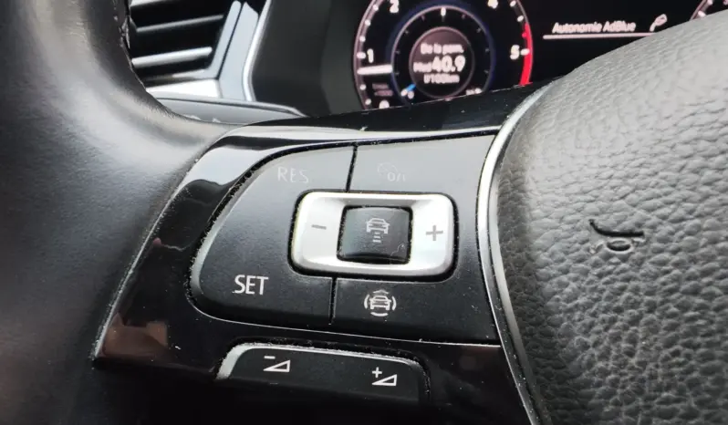 
								VOLKSWAGEN PASSAT full									