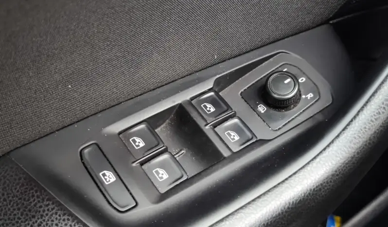 
								VOLKSWAGEN PASSAT full									