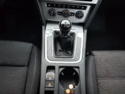 
										VOLKSWAGEN PASSAT full									