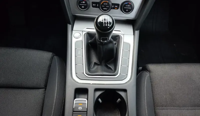 
								VOLKSWAGEN PASSAT full									