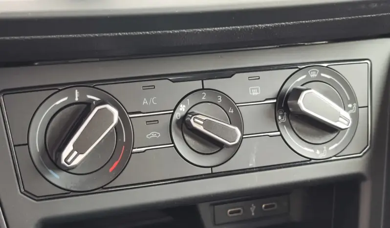 
								VOLKSWAGEN POLO full									