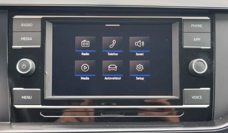 
								VOLKSWAGEN POLO full									