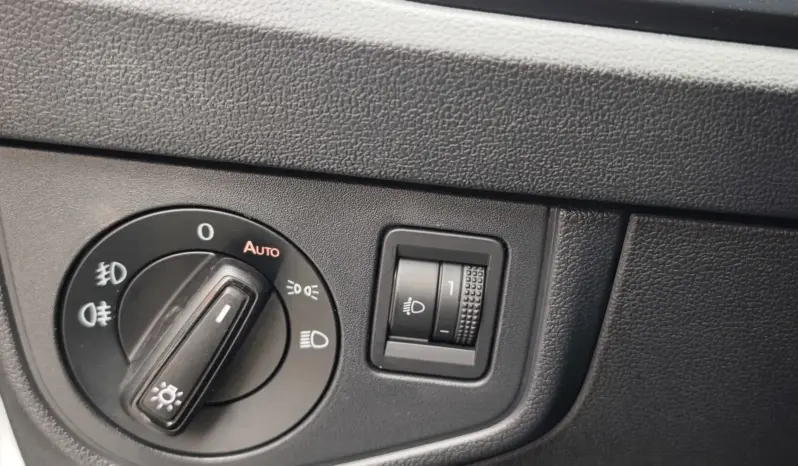 
								VOLKSWAGEN POLO full									