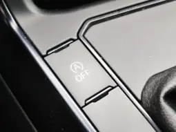 
										VOLKSWAGEN POLO full									