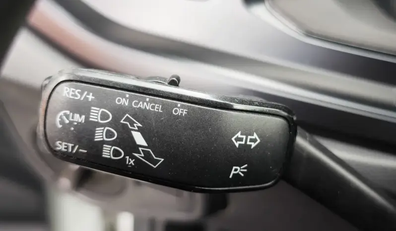 
								VOLKSWAGEN POLO full									