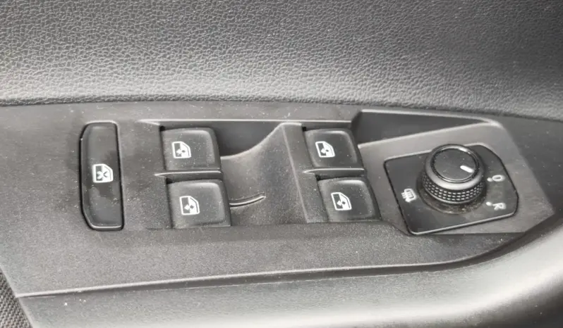 
								VOLKSWAGEN POLO full									