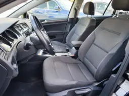 
										VOLKSWAGEN GOLF full									