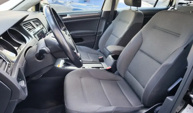 
								VOLKSWAGEN GOLF full									