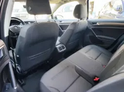 
										VOLKSWAGEN GOLF full									