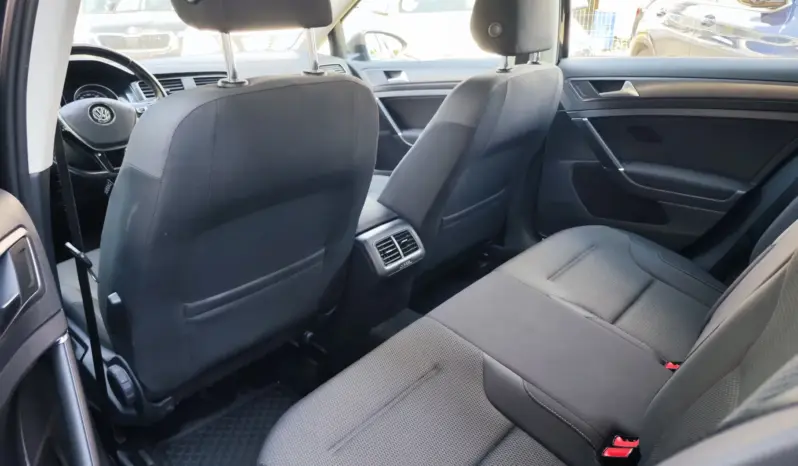 
								VOLKSWAGEN GOLF full									