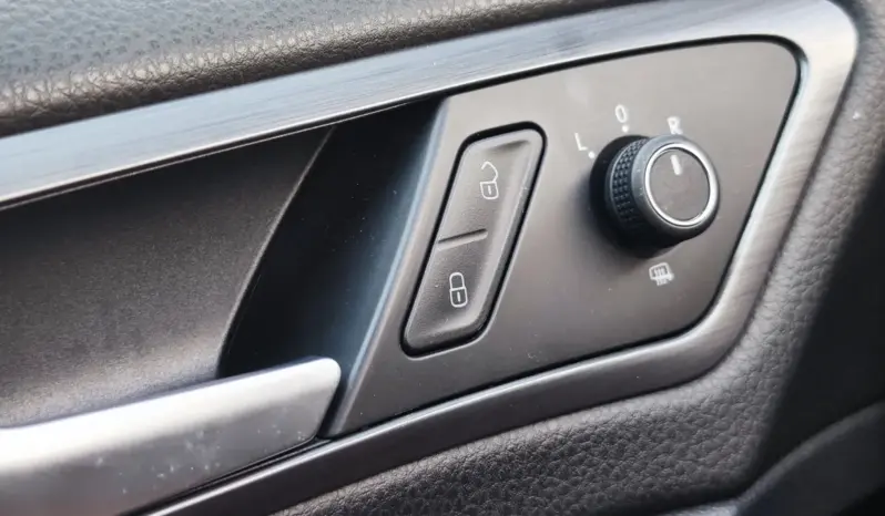 
								VOLKSWAGEN GOLF full									