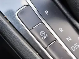 
										VOLKSWAGEN GOLF full									