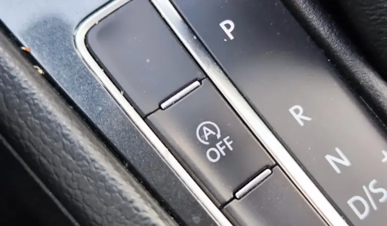 
								VOLKSWAGEN GOLF full									