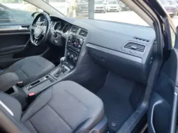 
										VOLKSWAGEN GOLF full									