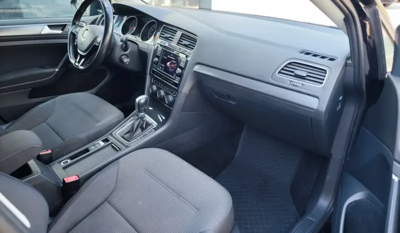 
								VOLKSWAGEN GOLF full									