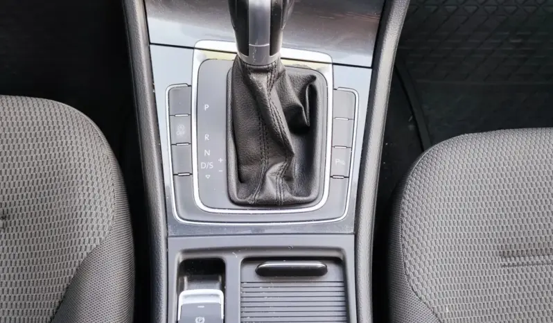 
								VOLKSWAGEN GOLF full									