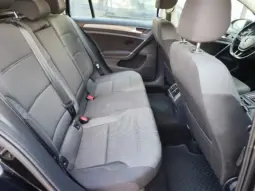 
										VOLKSWAGEN GOLF full									