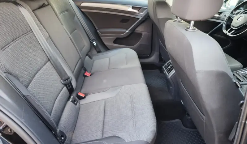 
								VOLKSWAGEN GOLF full									