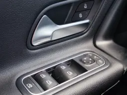 
										MERCEDES BENZ CLA full									