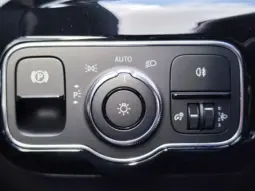 
										MERCEDES BENZ A full									