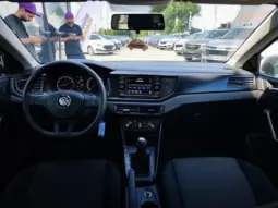 
										VOLKSWAGEN POLO full									