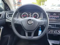 
										VOLKSWAGEN POLO full									