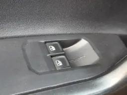 
										VOLKSWAGEN POLO full									