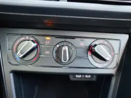 
										VOLKSWAGEN POLO full									