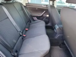 
										VOLKSWAGEN POLO full									