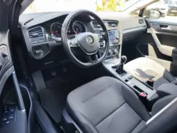 
										VOLKSWAGEN GOLF full									