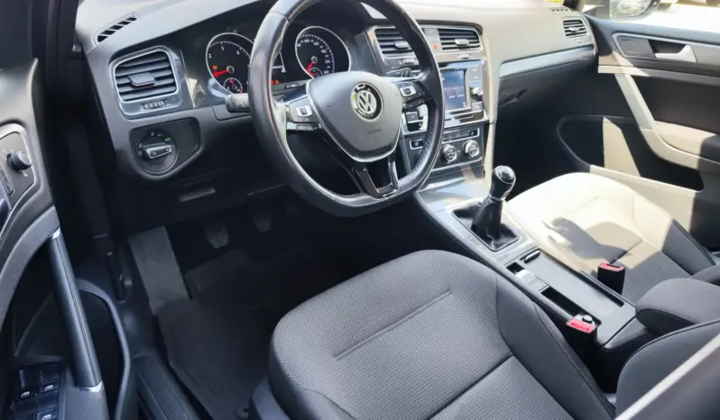 
								VOLKSWAGEN GOLF full									