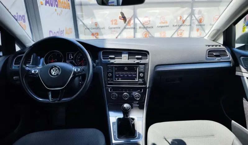 
								VOLKSWAGEN GOLF full									