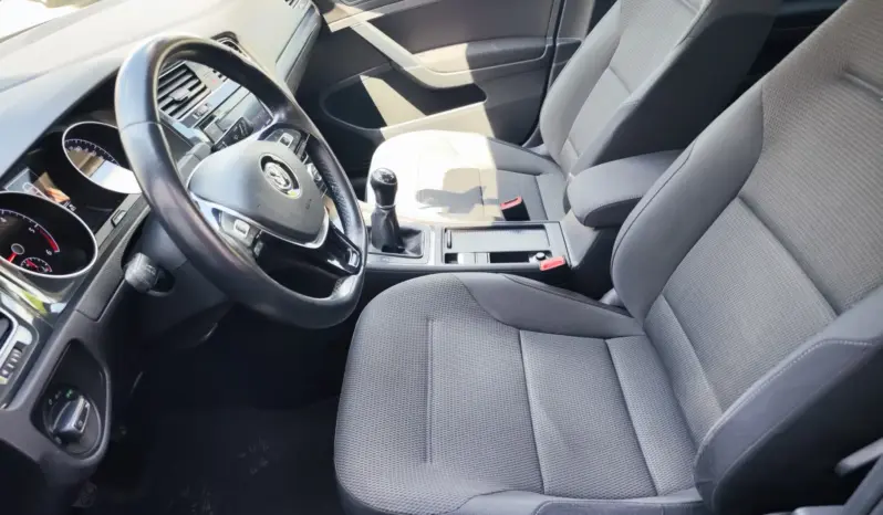 
								VOLKSWAGEN GOLF full									