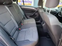 
										VOLKSWAGEN GOLF full									