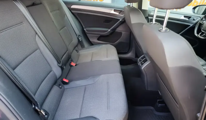 
								VOLKSWAGEN GOLF full									