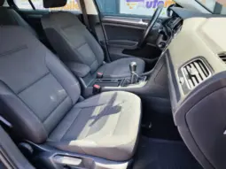 
										VOLKSWAGEN GOLF full									