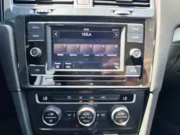 
										VOLKSWAGEN GOLF full									