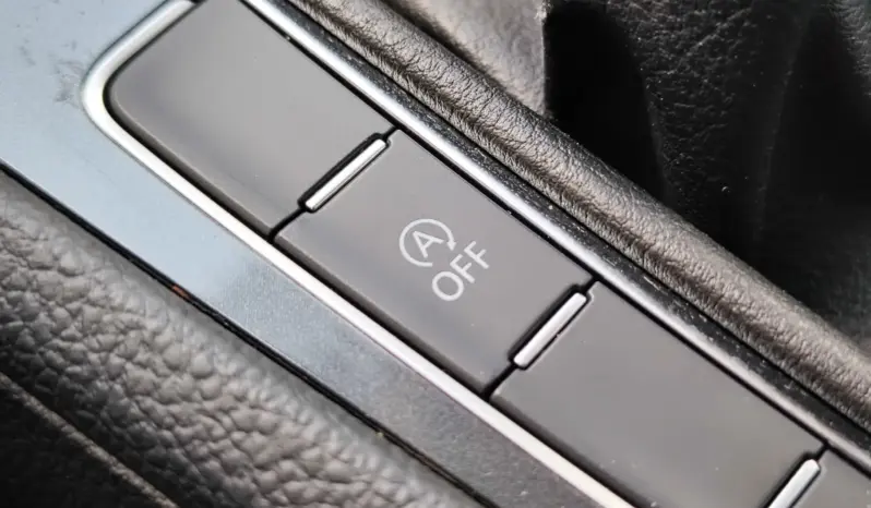 
								VOLKSWAGEN GOLF full									