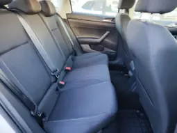 
										VOLKSWAGEN POLO full									