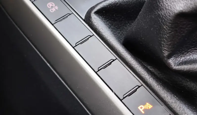 
								VOLKSWAGEN POLO full									