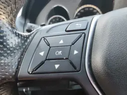 
										MERCEDES BENZ E full									