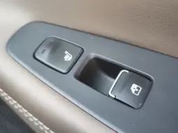 
										HYUNDAI SANTA FE full									