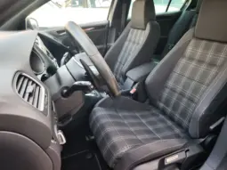 
										VOLKSWAGEN GOLF full									