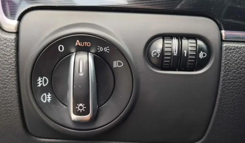 
								VOLKSWAGEN GOLF full									