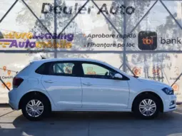 
										VOLKSWAGEN POLO full									