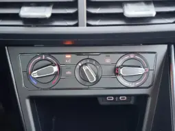 
										VOLKSWAGEN POLO full									