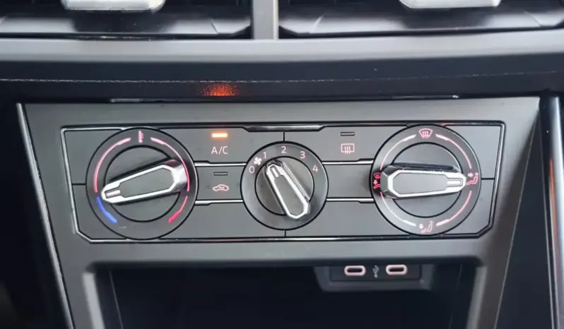 
								VOLKSWAGEN POLO full									