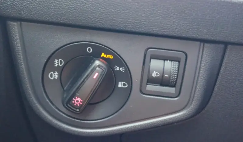 
								VOLKSWAGEN POLO full									