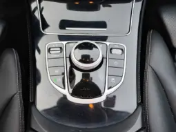 
										MERCEDES BENZ GLC full									